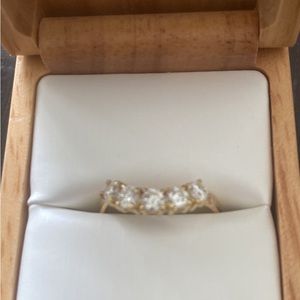 14k gold wedding band with .85 diamond